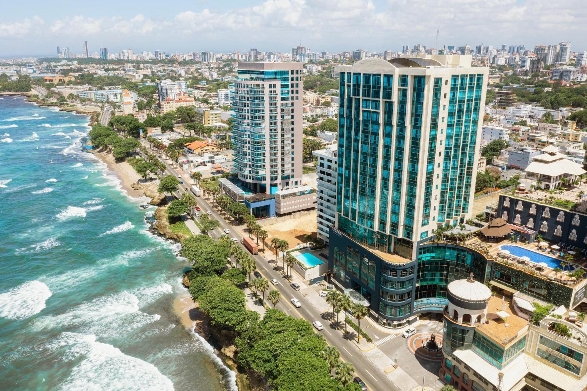 Hotel Catalonia Santo Domingo Exterior foto Aerial view of the hotel